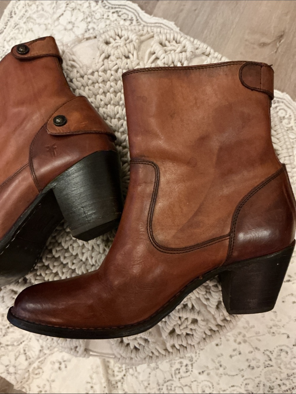 Frye Jackie Leather Ankle Boots 8B Cognac Brown Button Strap Western Block Heel - Picture 12 of 16